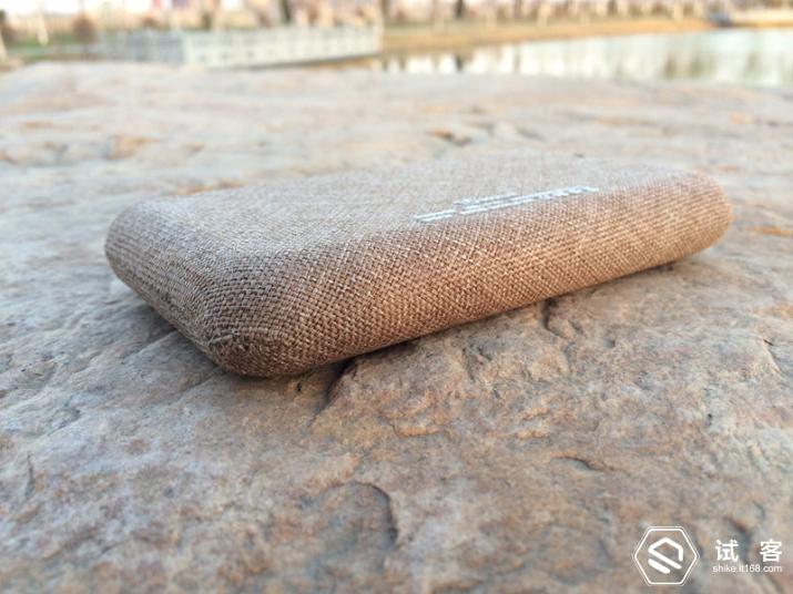 试用报告|外表淳朴、内心狂热——乐泡淳麻版移动电源体验！