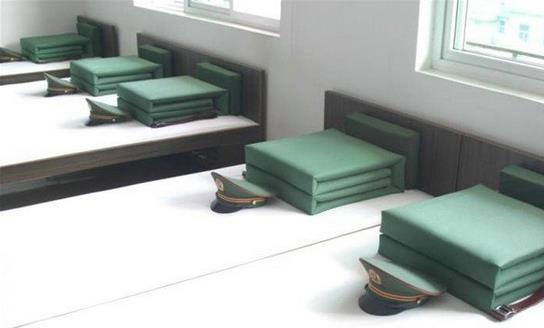 为什么军人的床单是白色的,为什么军人都是白床单