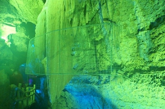 五彩的溶洞,沂水天然地下溶洞画廊