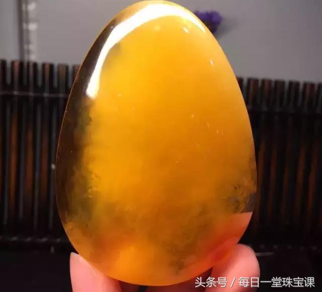 最好的蜜蜡是怎样的,300块钱可以买到什么品质的蜜蜡