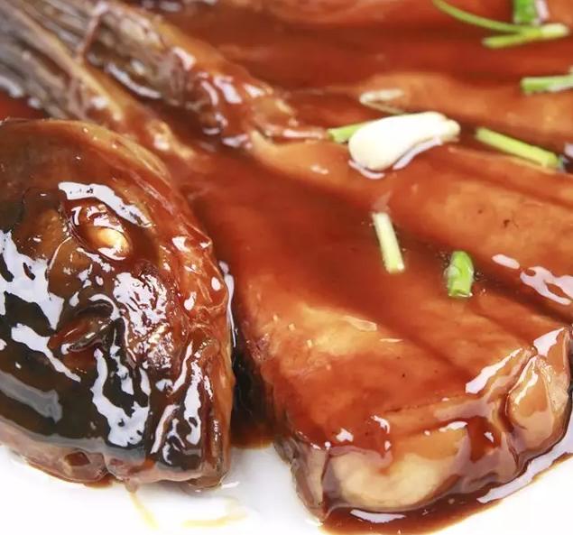 大师傅教你做正宗的西湖醋鱼，芡汁清淡，肉质鲜嫩，学会超有面子