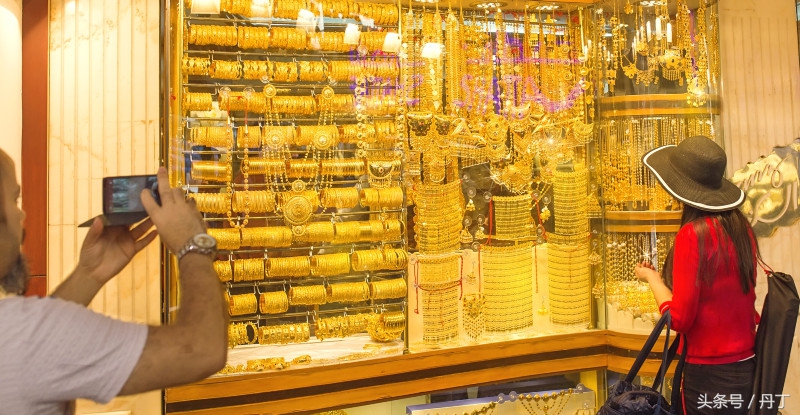 你们以为迪拜土豪遍地都是黄金吗,迪拜遍地黄金的印象是怎么来的