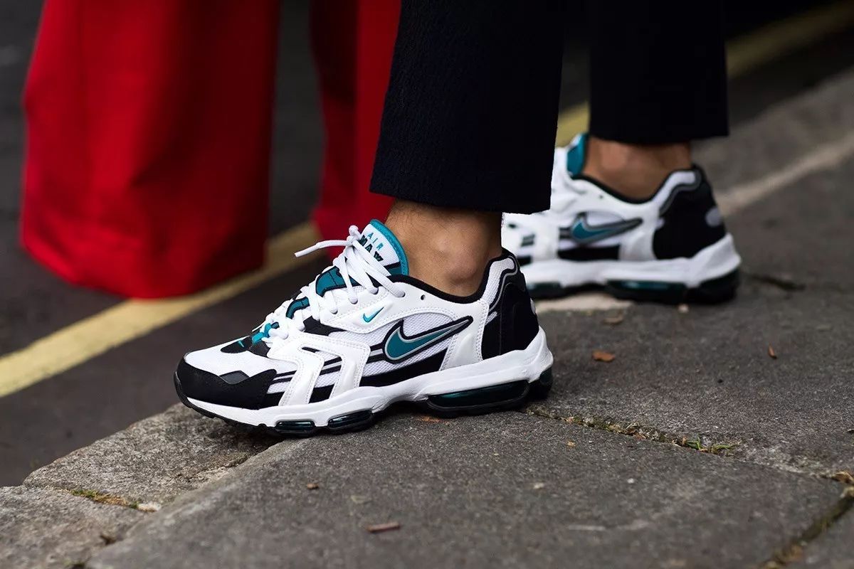 给你一份Sneaker趋势分析，让你在潮流的道路上越走越顺！