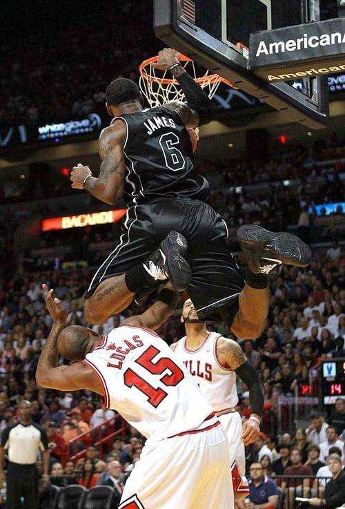 詹皇十大经典战役,詹皇最强一扣