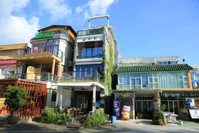 只因在人群里多看了你一眼风景,只因为在人群中多看了你一眼男生