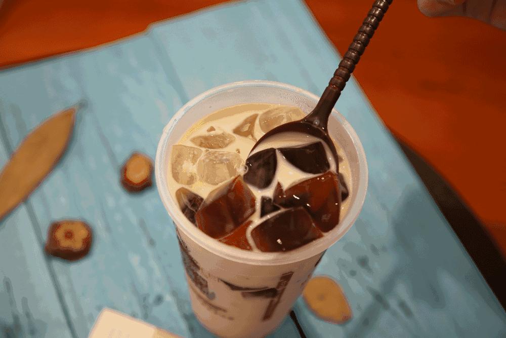 这杯每日限量50份的金砖果茶,只用3天就攻陷了常州人的朋友圈!