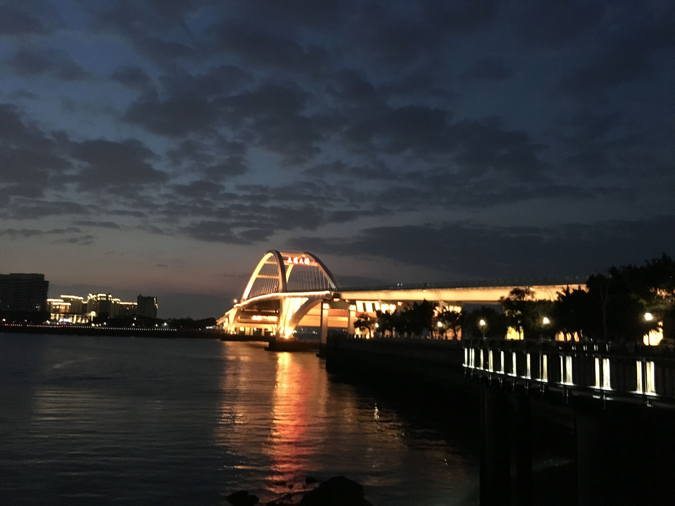 徒步旅行100天视频,徒步万里行28天