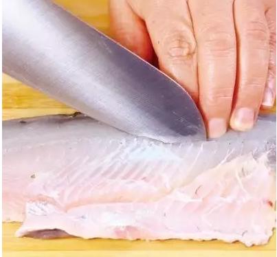 大师傅教你做正宗的西湖醋鱼，芡汁清淡，肉质鲜嫩，学会超有面子