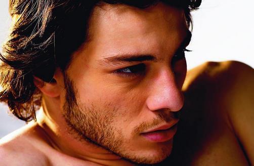 秋季男士护肤常识的文章,秋季男士护肤小常识