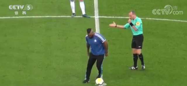 马赛球迷被邀请开球现场,足球魅力震撼集锦