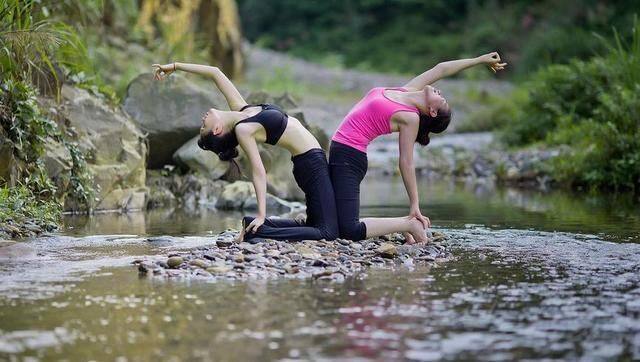 吃完饭最佳消化姿势瑜伽,缓解胃不舒服的瑜伽动作
