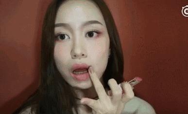 「FLACOO芙兰珂」初秋最chic眼影组合，唐嫣和baby亲自示范！