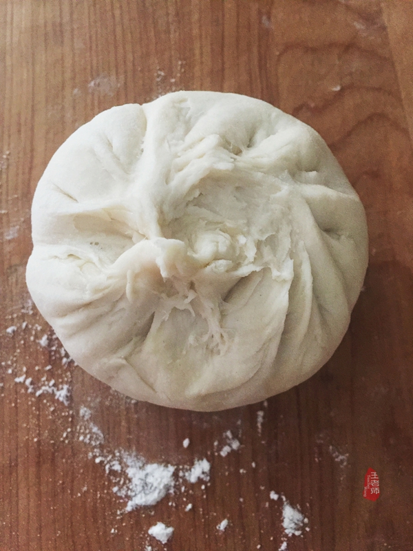 外皮酥脆馅料浓郁,外皮焦香酥脆内馅丰富柔软