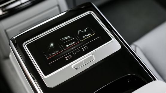 外媒实测全新A8，它能对抗宝马7系和奔驰S级吗？