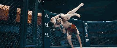 艾伦的女性角色,艾伦扮演女人