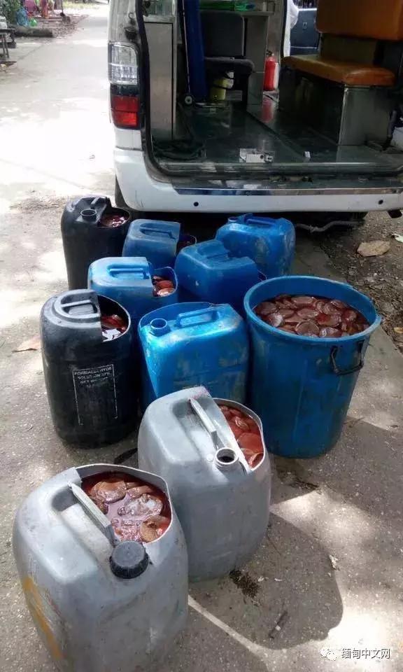 缅甸FDA查获销毁大量含化学成分的血旺，但有很多流入市场