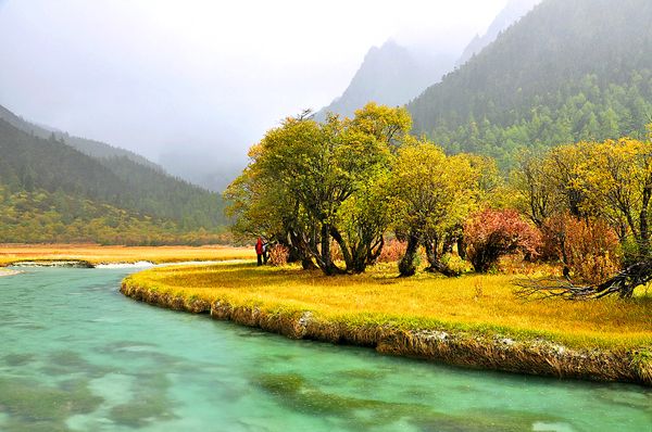 稻城亚丁到成都自驾游,成都到稻城亚丁自驾游住哪里