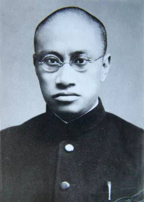 那些低学历却很牛的大师,那些学历低得吓人的大师们