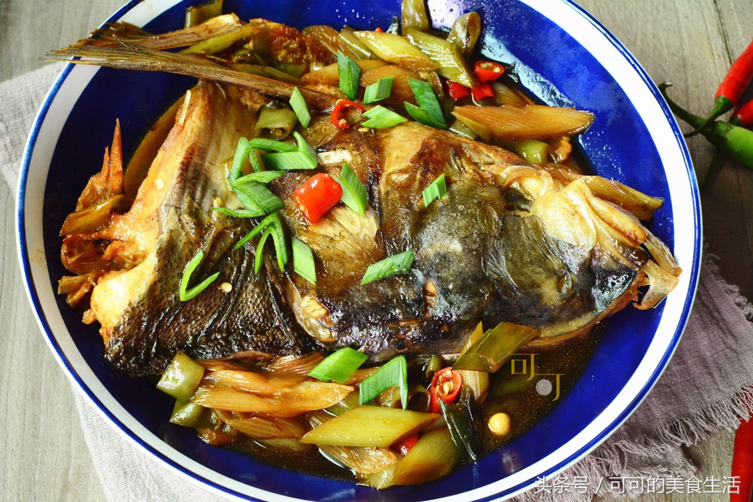 天冷吃个香辣干锅鱼头,包你吃得额头冒汗,满屋飘香真带劲!