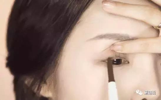 新手画裸妆要画眼线吗,如何画眼线单眼皮裸妆