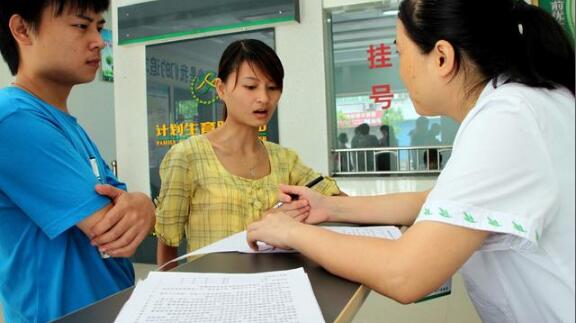 孕妇即将临盆却不生,孕妇怀孕生下一个不知名的东西