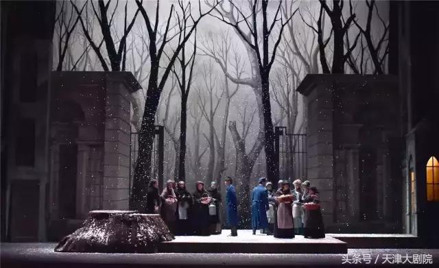 苦恼于现世的年轻人,你的爱情能否敌过贫穷?