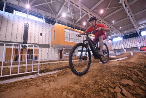 建设中的南京国际博览中心,南京市建邺区国际博览会议中心