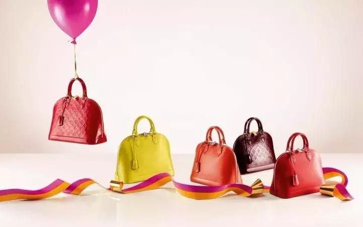 包包入门｜安利70款包包，从实习生进阶时尚女魔头！省钱保值秘笈