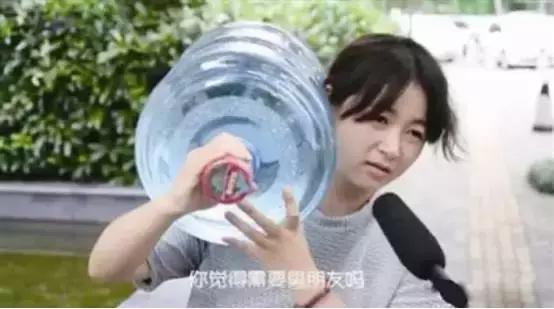 单身狗被榨干，没人在乎死活