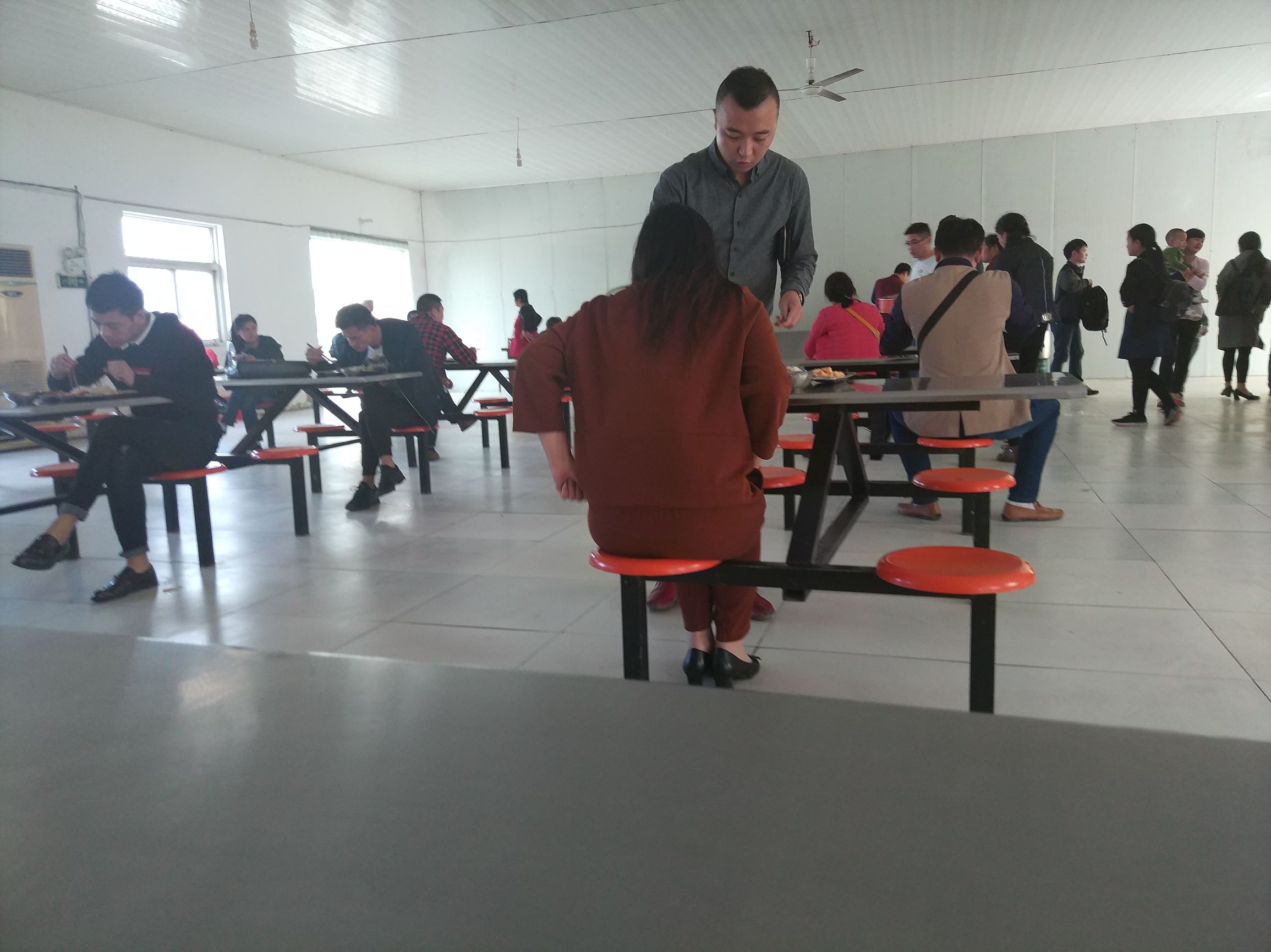 不一样的加油站服务,不一样的服务团队