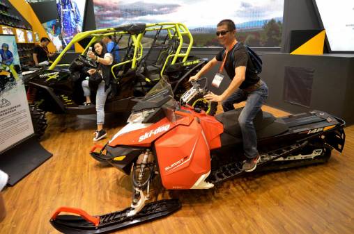 建设中的南京国际博览中心,南京市建邺区国际博览会议中心