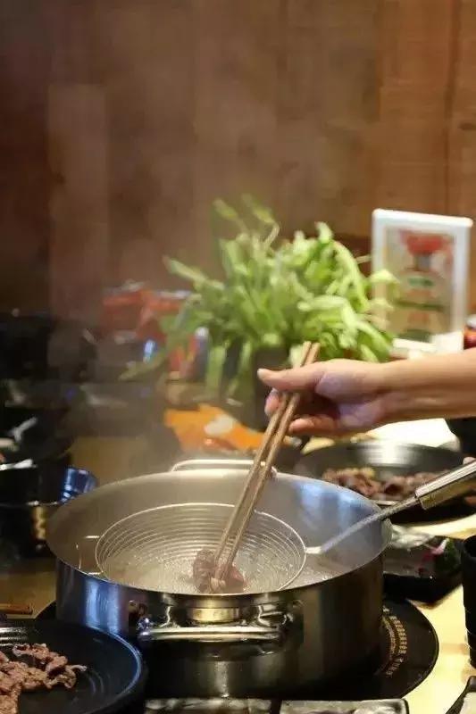 断崖式降温不怕不怕啦！大连4款好吃到炸裂的火锅让你口服心服！