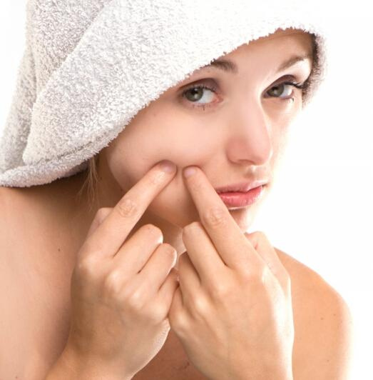 脸上有痘痘该怎么办,肩膀上长痘痘该怎么办