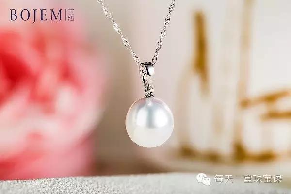 珍珠刚开始是硬的还是软的,珍珠一开始是圆的吗