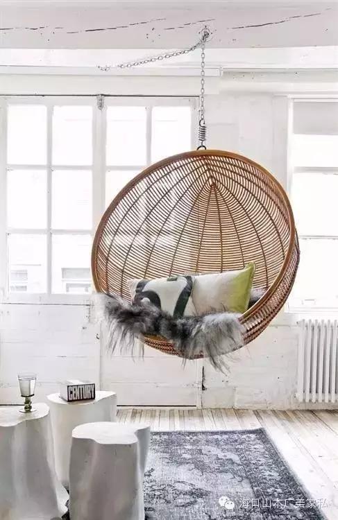 躲在山中偷得浮生半日闲,坐在河边吹吹风偷得浮生半日闲