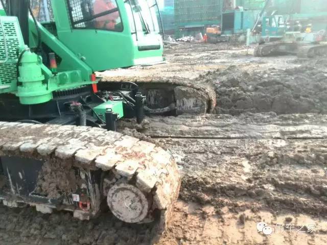 外国超大型履带式起重机,履带式伸缩臂起重机推荐