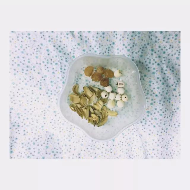 我正在吃的内调保养品