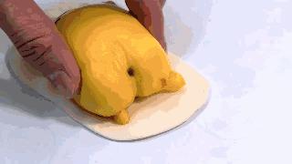 日本推出了一款丧心病狂的懒蛋蛋奶黄包，画风突变无法直视！