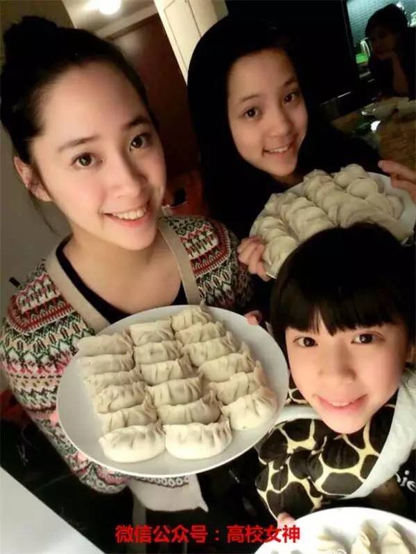 欧阳娜娜三姐妹颜值相差大,欧阳娜娜三姐妹一共几岁了
