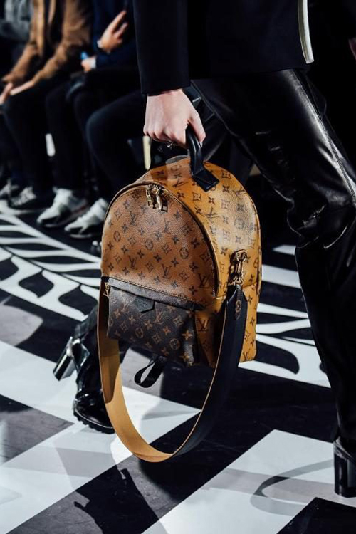 今年最流行款时尚包包,今年流行的时尚包包