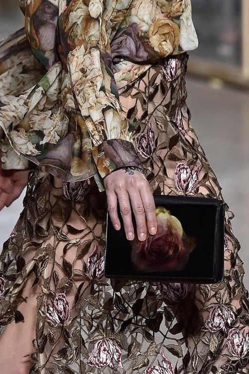 今年最流行款时尚包包,今年流行的时尚包包