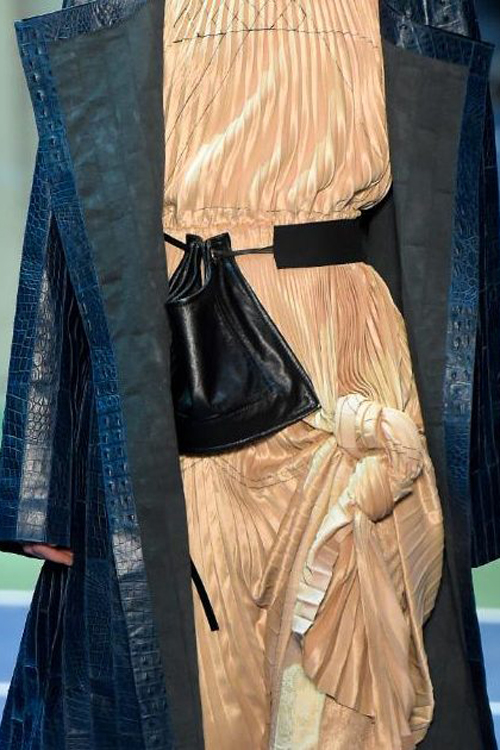 今年最流行款时尚包包,今年流行的时尚包包