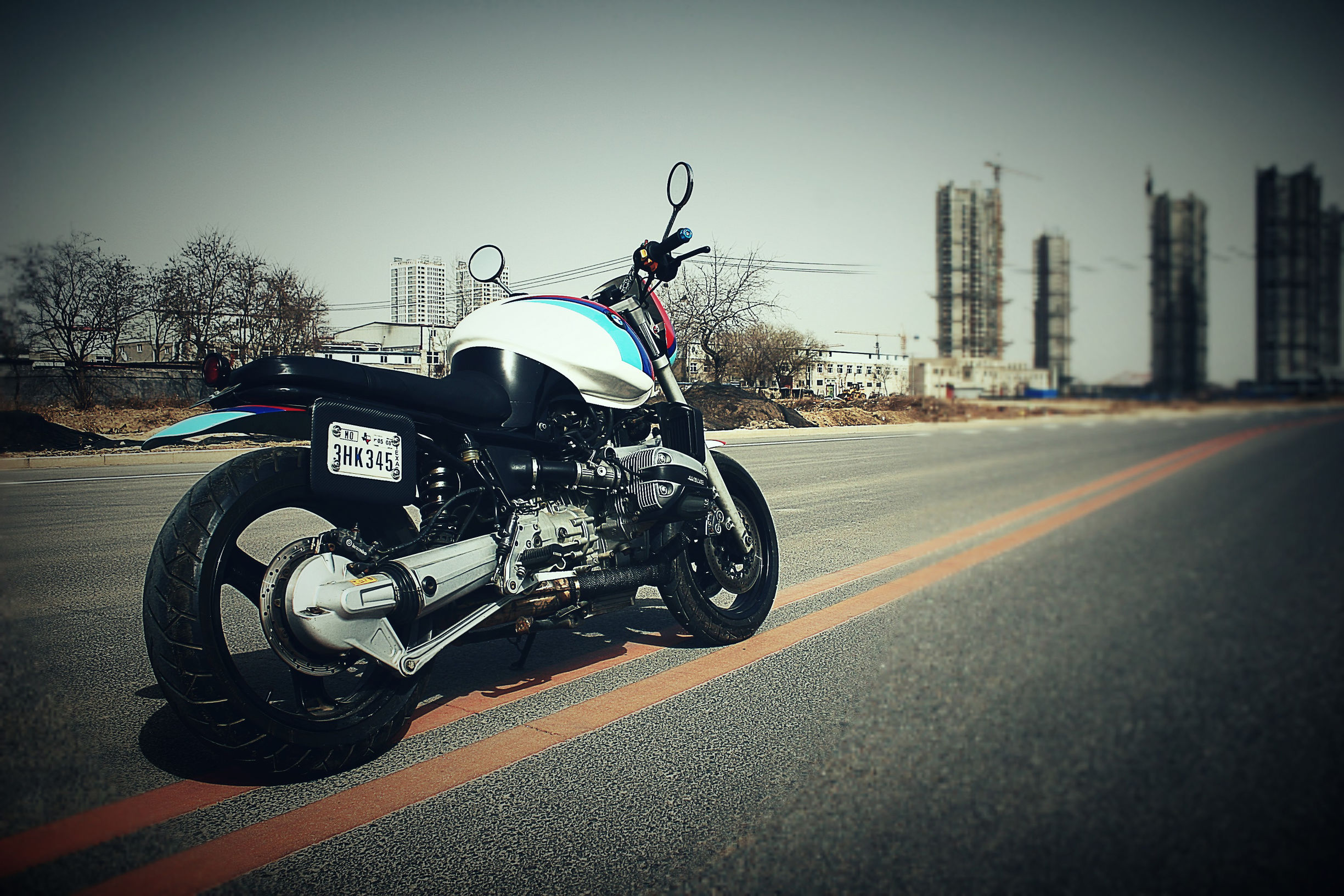 独特设计复古摩托车,中国小伙手工打造摩托车