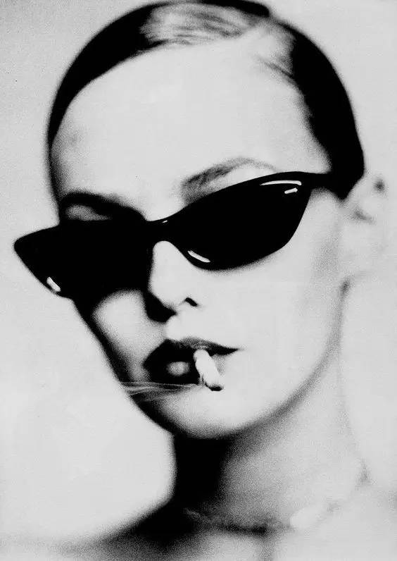 太阳镜戴出大牌范儿视频效果,太阳镜戴出了高级感