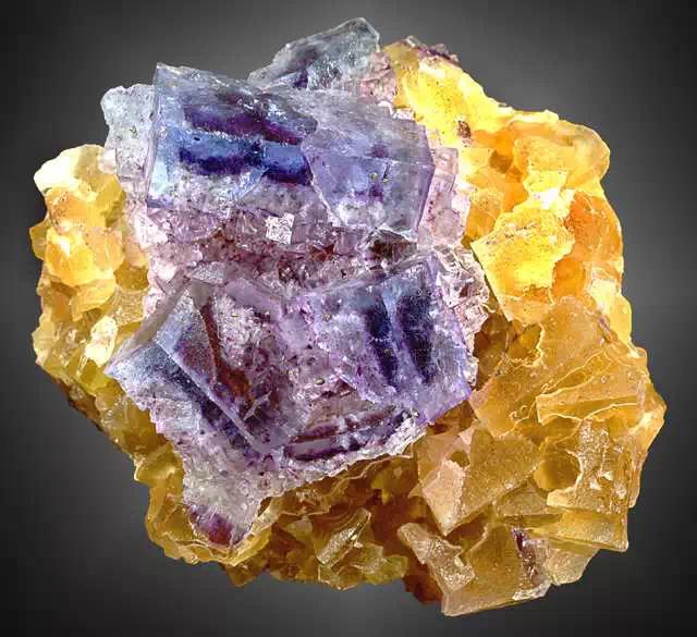 蓝宝石原矿全过程,迪拜顶级奢侈原矿宝石