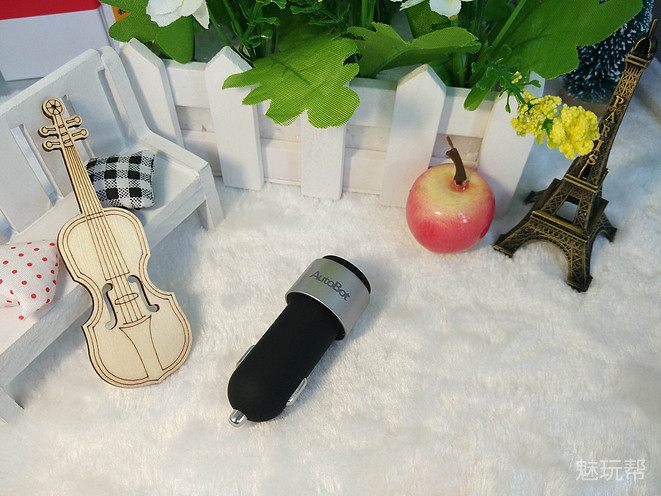 你驾驶，她帮你看风景