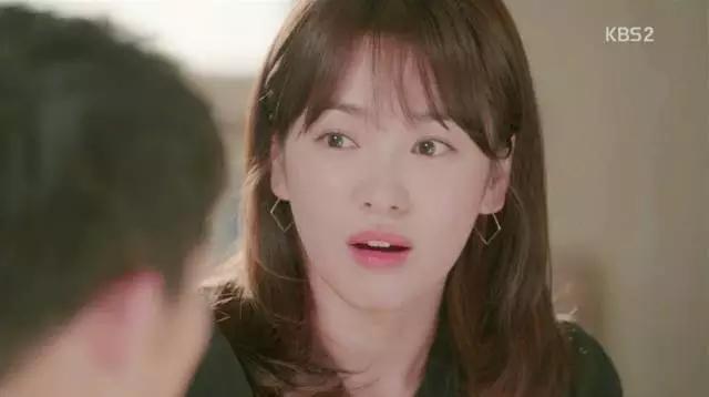 韩剧同款首饰,宋仲基片场被拍与宋慧乔同款卫衣