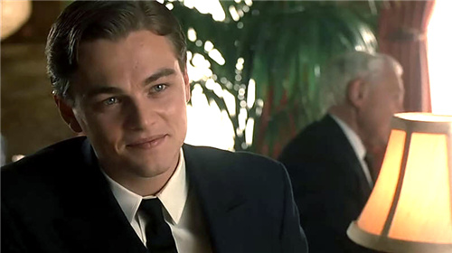 隔壁的他们愚人节竟然这样玩，吓得我瓜子都掉了...