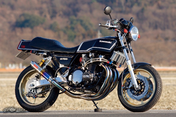 川崎zrx250四缸车复活,带你见识世界神车