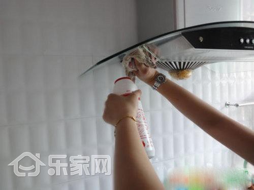必学抽油烟机清洗技巧,小妙招抽油烟机用什么清洗